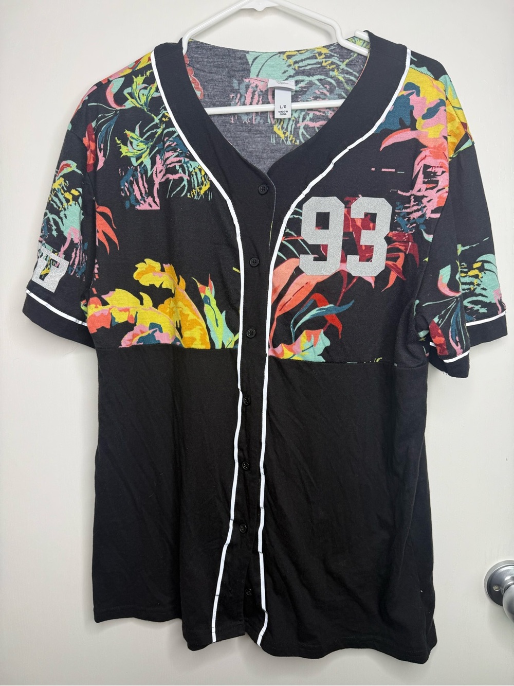 Urban Planet Black Floral Baseball Jersey with '93' Men's Large